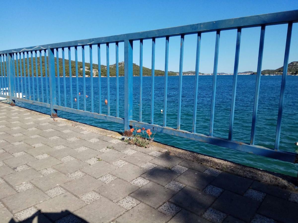 Apartman Slava Tisno Exteriér fotografie