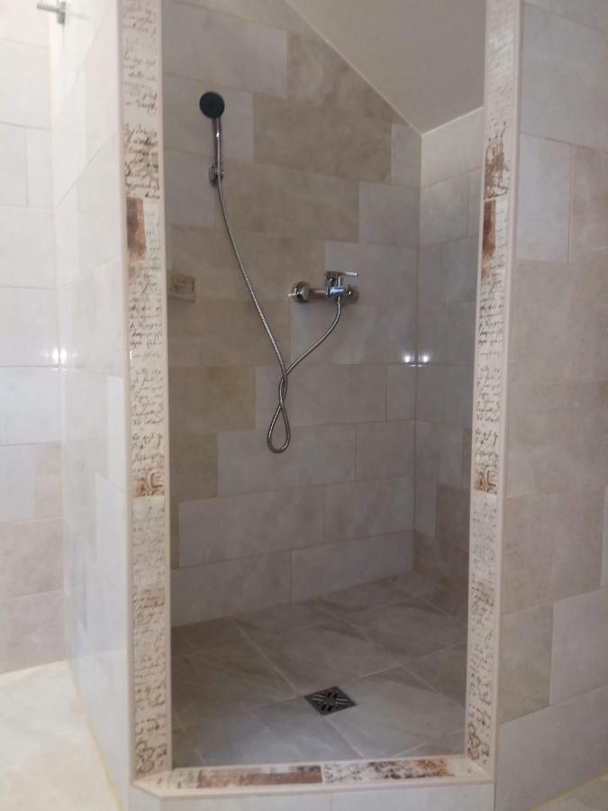 Apartman Slava Tisno Exteriér fotografie